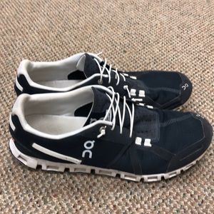 Men’s On Cloud Sneakers Size 11.5